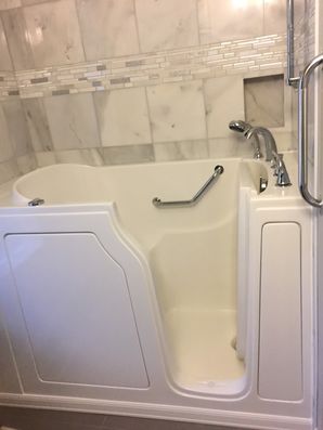 Accessible Bathtub in Kempton by Independent Home Products, LLC